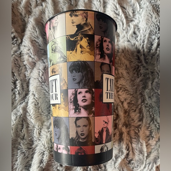 Taylor Swift Collectors Item. - Picture 3 of 5